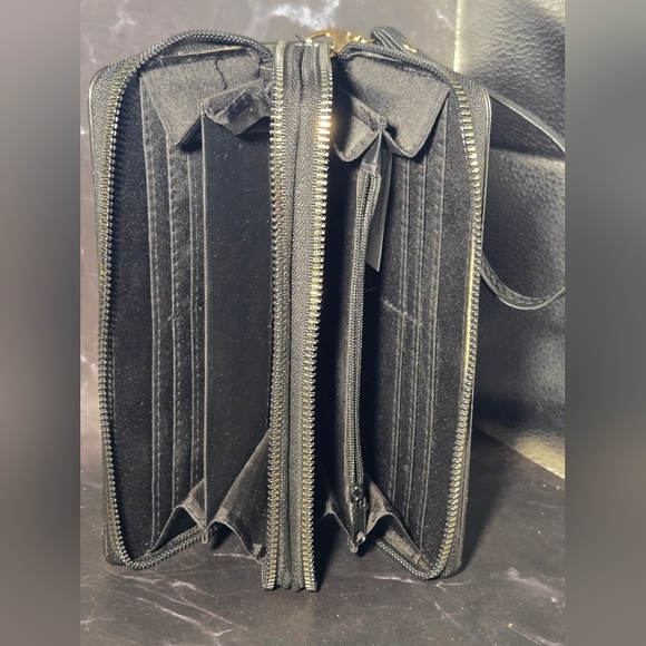 EUC Bundle Of Betty Boop Wristlet Wallet & Ipsy Makeup Pouch - Picture 6 of 9